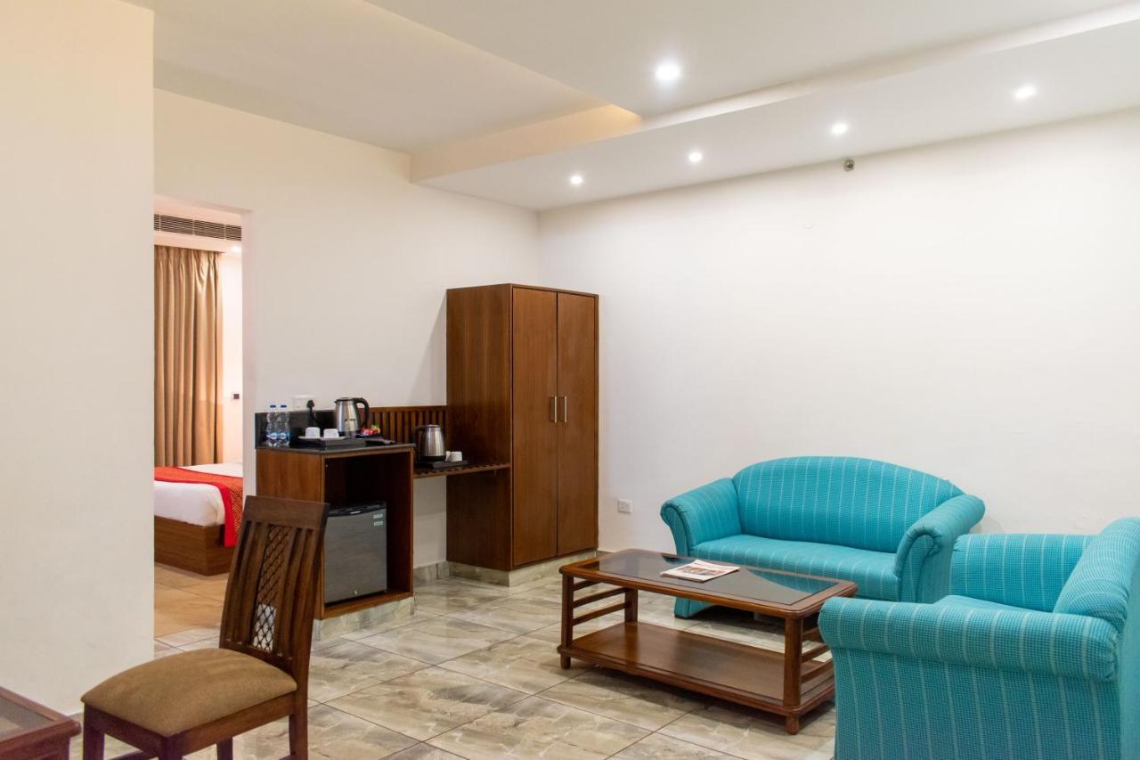 Grand Hotel Nawanshahr Nawashahr ภายนอก รูปภาพ
