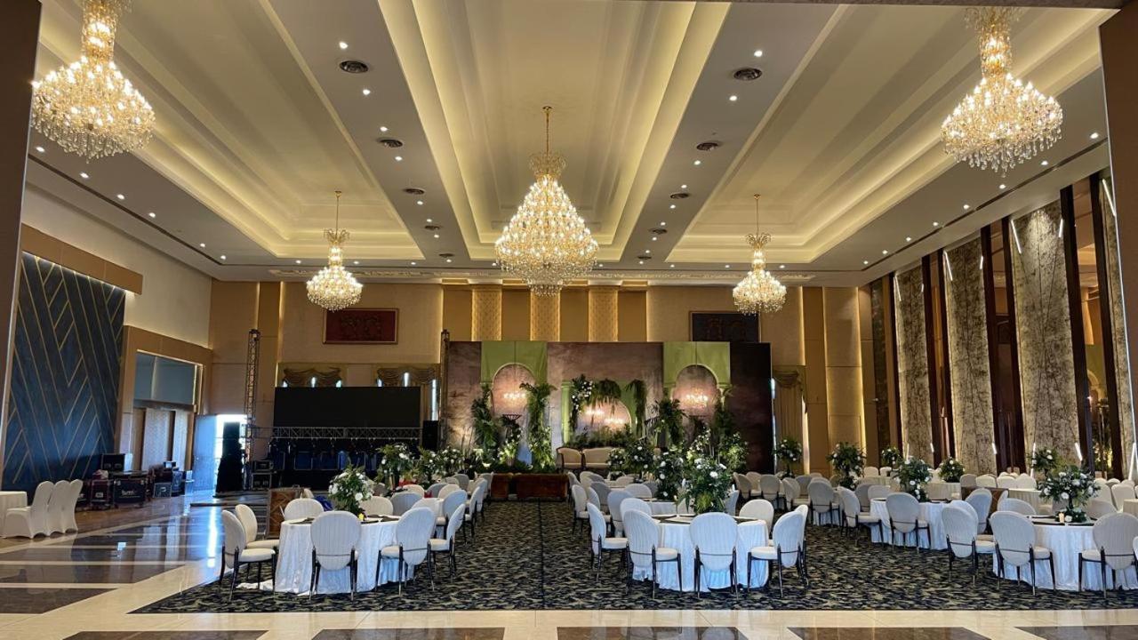 Grand Hotel Nawanshahr Nawashahr ภายนอก รูปภาพ