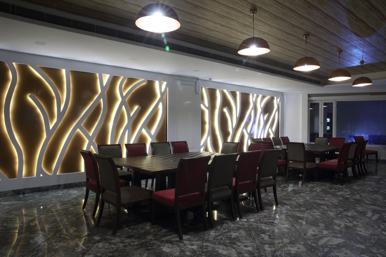 Grand Hotel Nawanshahr Nawashahr ภายนอก รูปภาพ