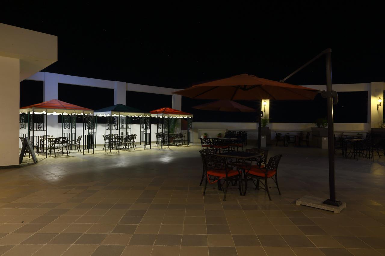 Grand Hotel Nawanshahr Nawashahr ภายนอก รูปภาพ