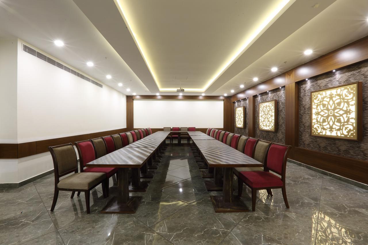 Grand Hotel Nawanshahr Nawashahr ภายนอก รูปภาพ