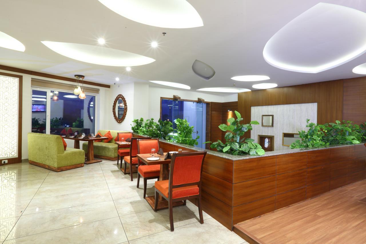 Grand Hotel Nawanshahr Nawashahr ภายนอก รูปภาพ