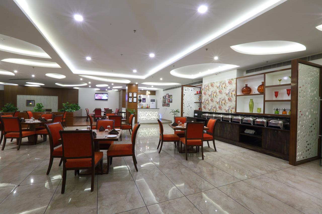 Grand Hotel Nawanshahr Nawashahr ภายนอก รูปภาพ