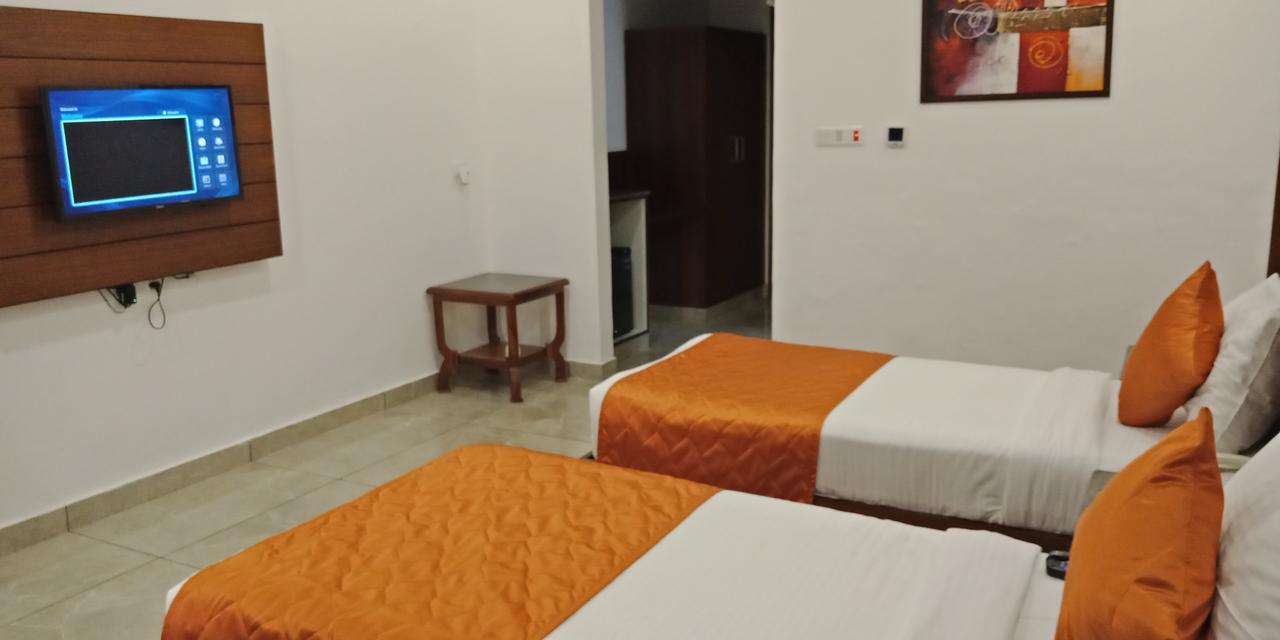 Grand Hotel Nawanshahr Nawashahr ภายนอก รูปภาพ