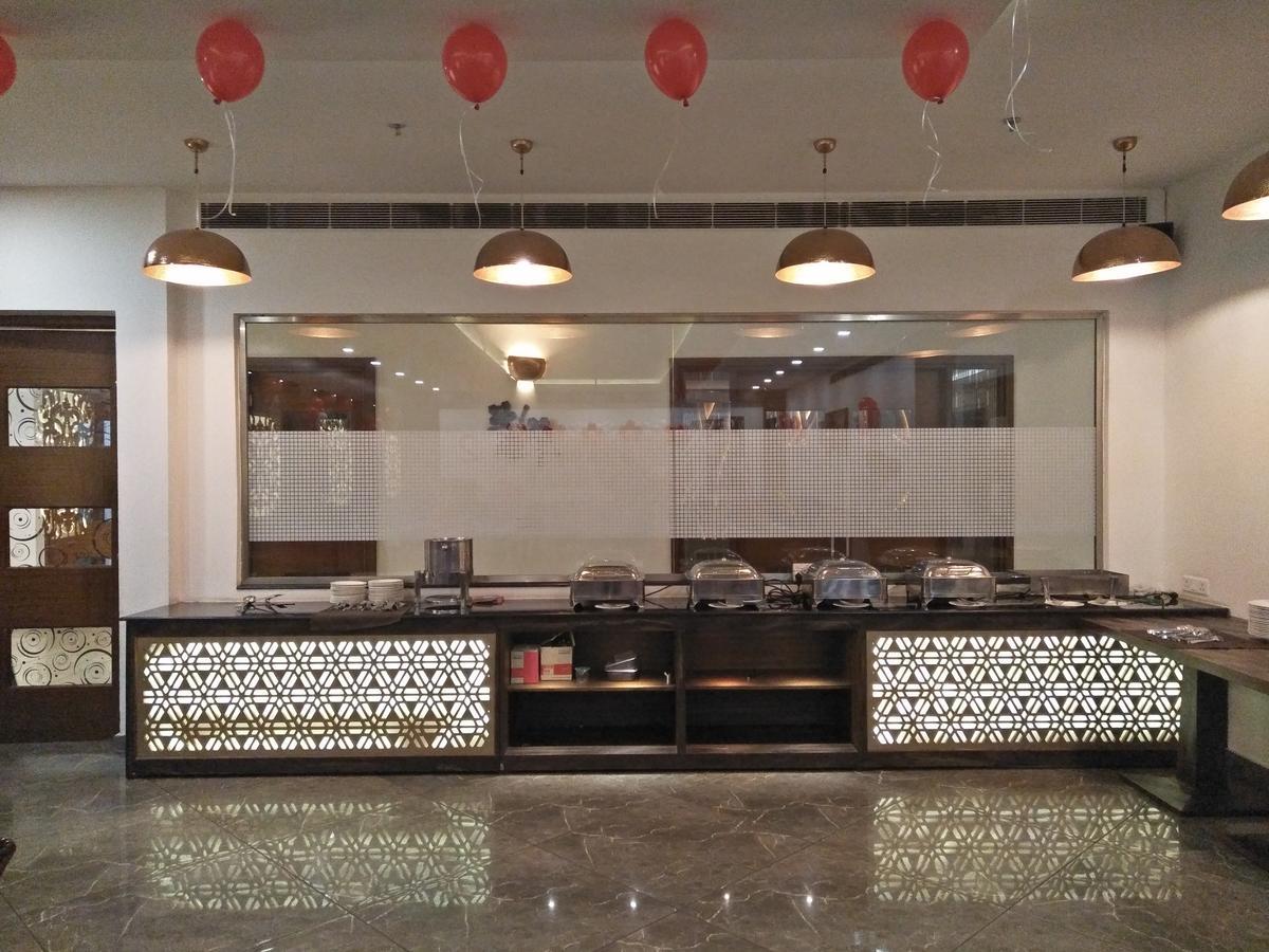 Grand Hotel Nawanshahr Nawashahr ภายนอก รูปภาพ