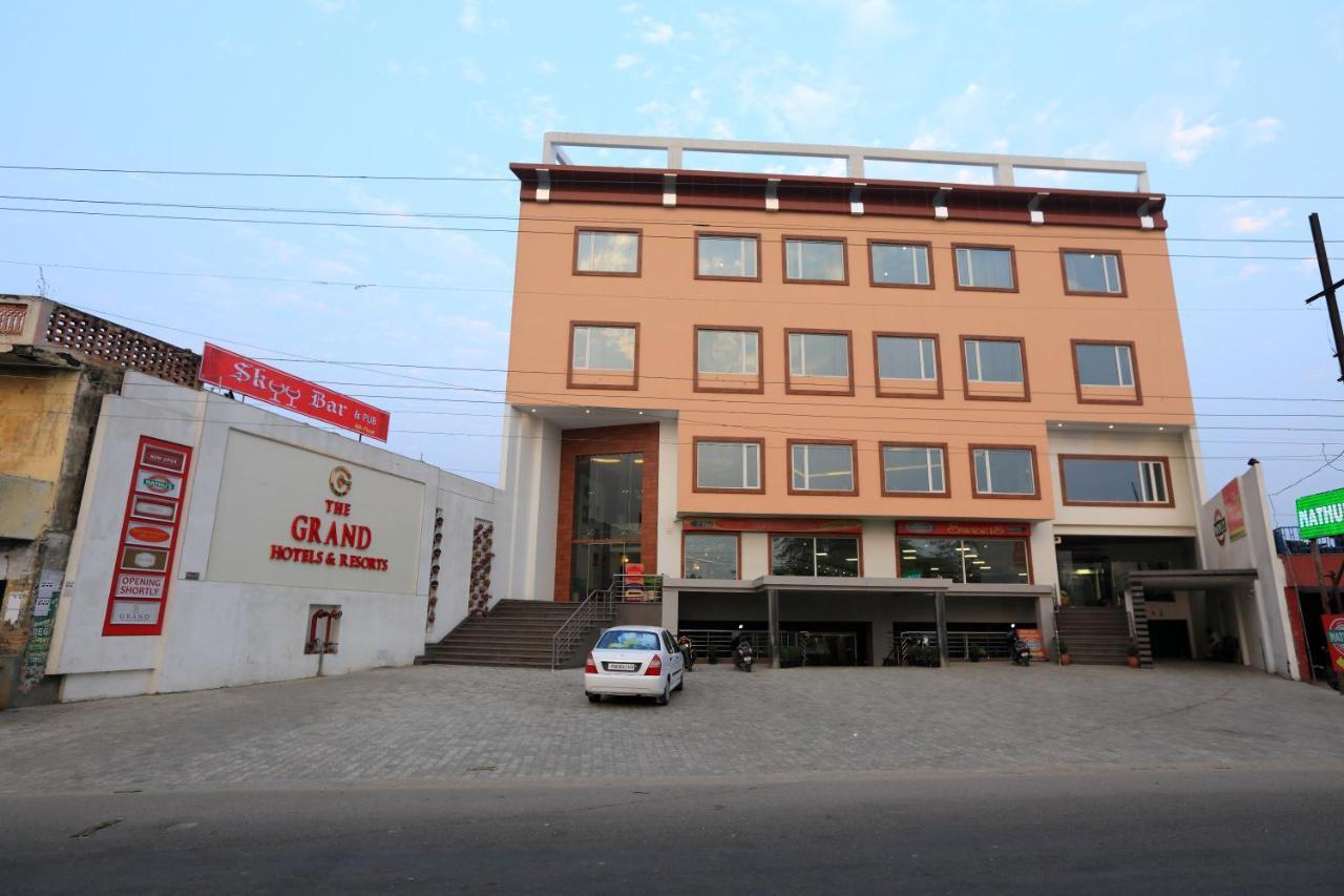 Grand Hotel Nawanshahr Nawashahr ภายนอก รูปภาพ