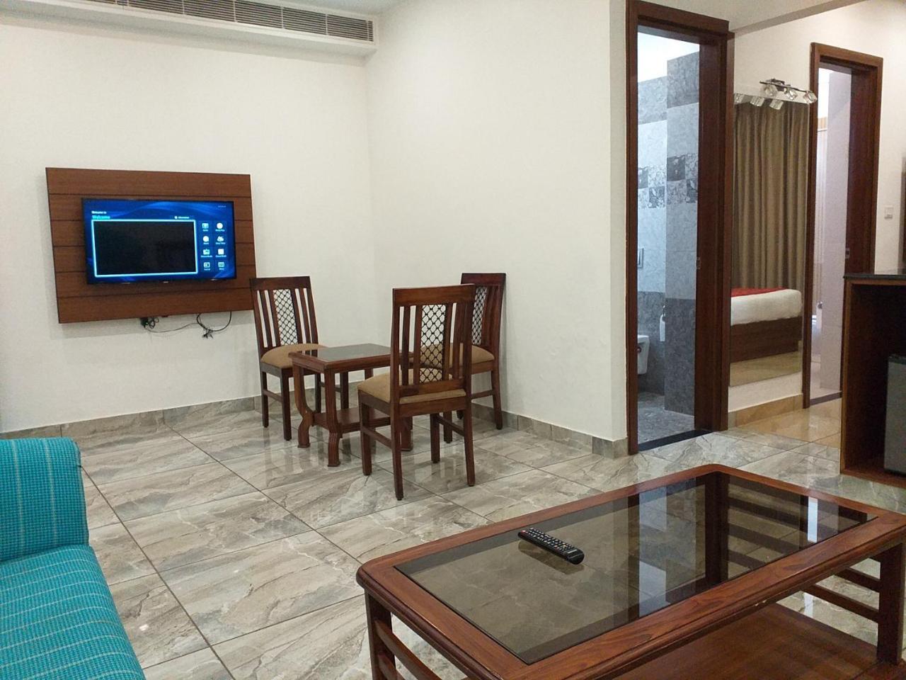 Grand Hotel Nawanshahr Nawashahr ภายนอก รูปภาพ