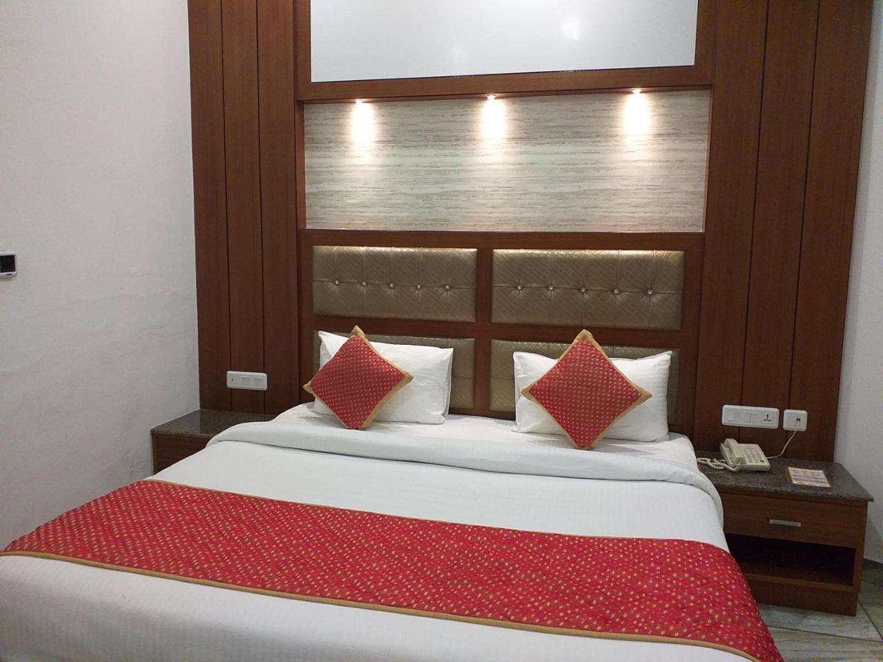 Grand Hotel Nawanshahr Nawashahr ภายนอก รูปภาพ