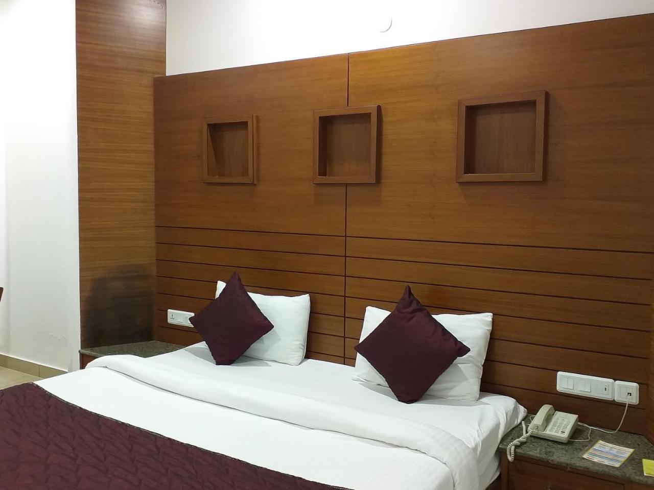 Grand Hotel Nawanshahr Nawashahr ภายนอก รูปภาพ